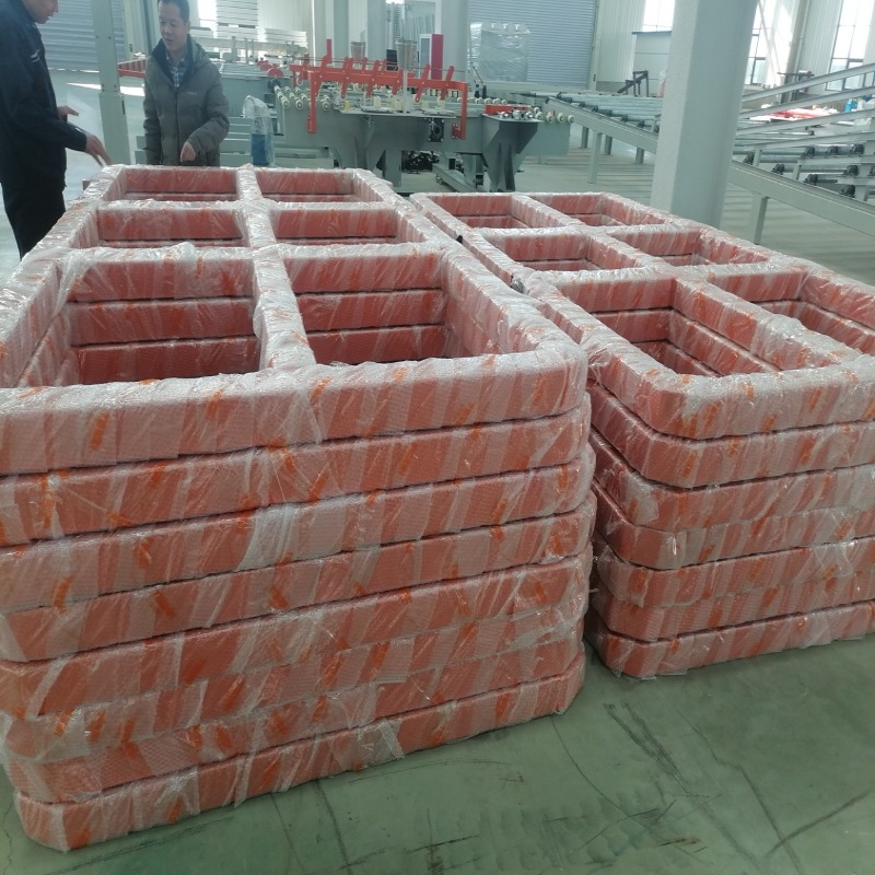 Vận chuyển Chính xác: Giá đỡ hạng nặng được chuyển đến Trung Đông